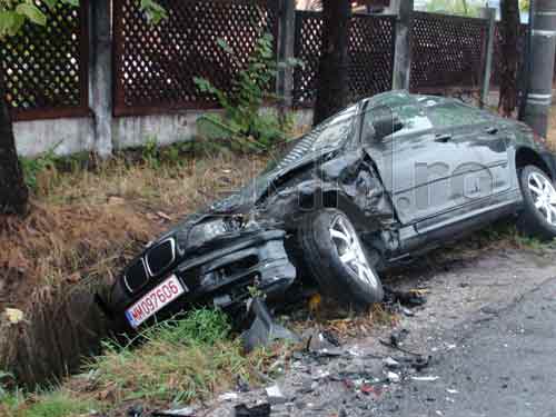Foto: accident BMW - Tautii de Sus (c) eMaramures.ro